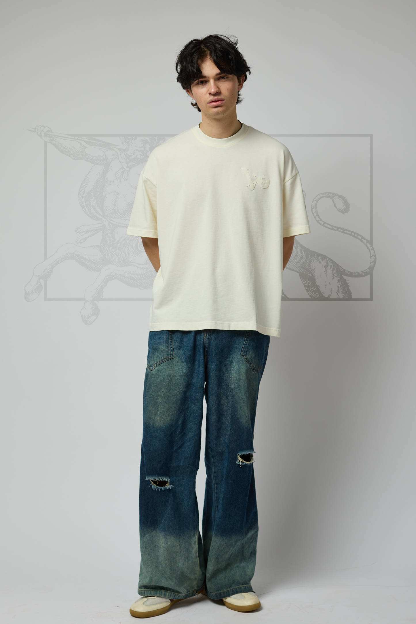OVERSIZED MONOCHROME CENTAUR T-SHIRT